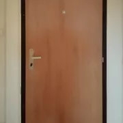 Bezpečnostní dveře do paneláku<br />
